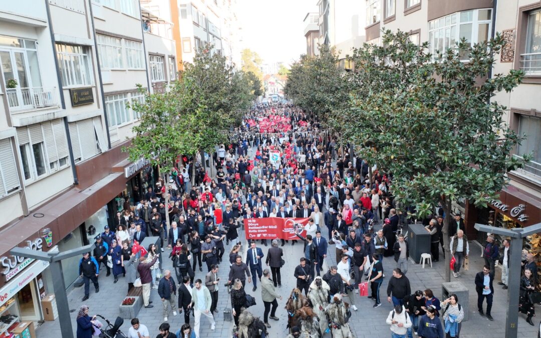 Başkent’ten Balıkesir’e Coşkulu Çıkarma! Başkentteki Balıkesirliler Derneği, 10.10 Dünya Balıkesirliler Günü’nü Memlekette Kutladı